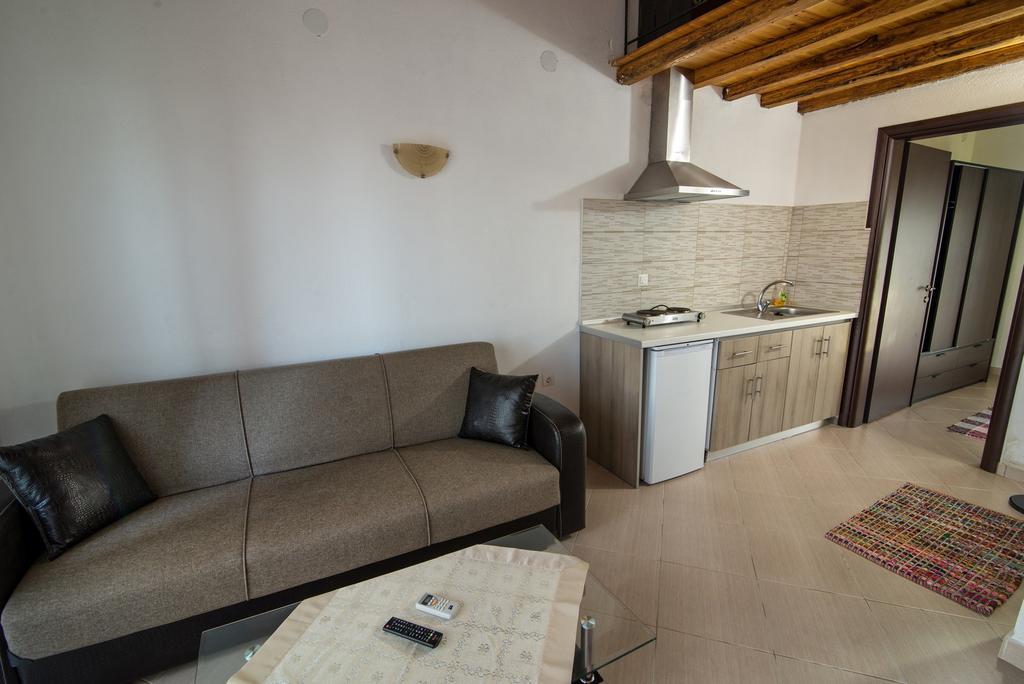 Theano Apartments Сарти Экстерьер фото