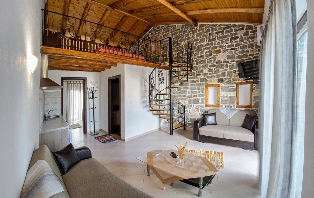 Theano Apartments Сарти Экстерьер фото