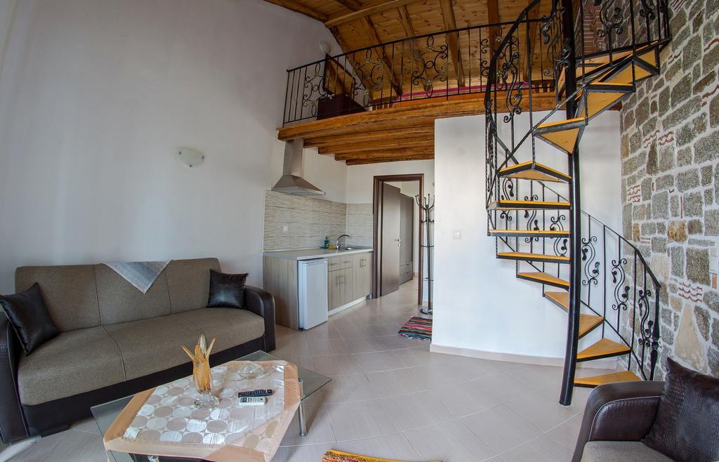 Theano Apartments Сарти Экстерьер фото